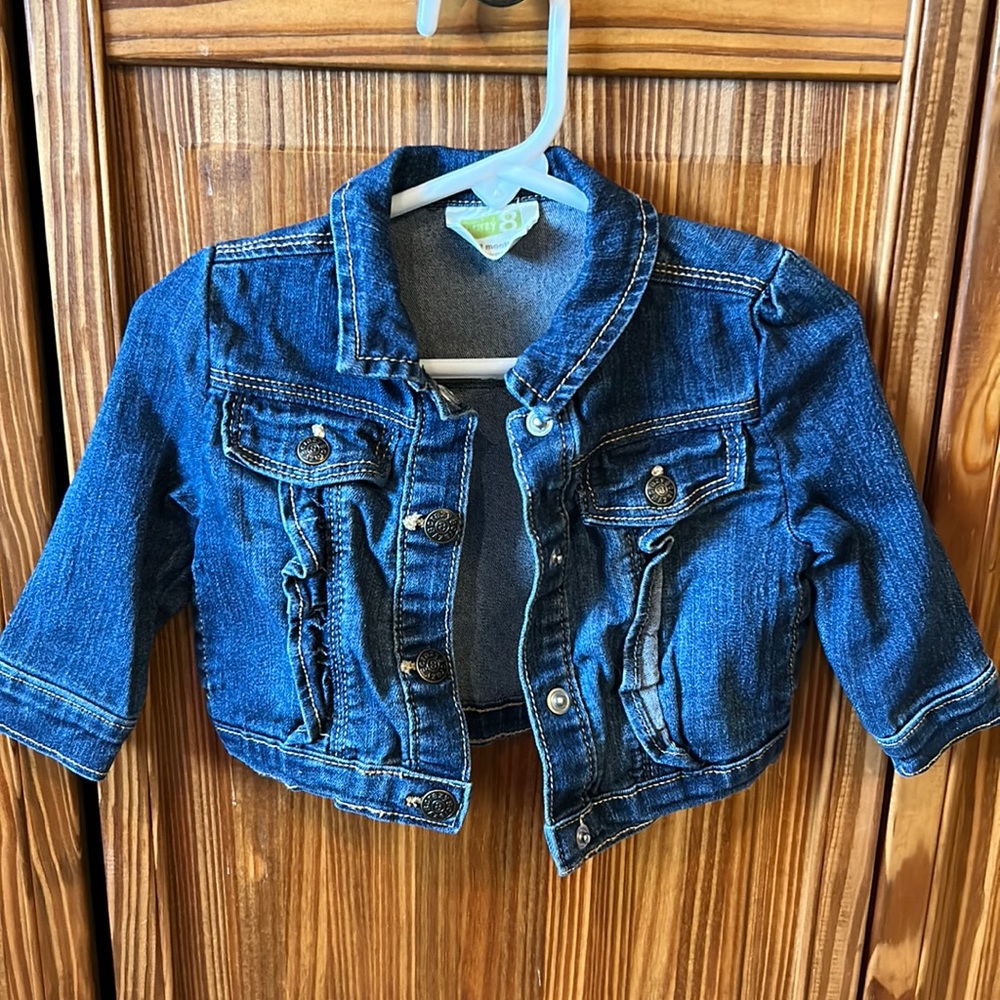 Crazy 8 Jean jacket size 6-12 months with snap closure